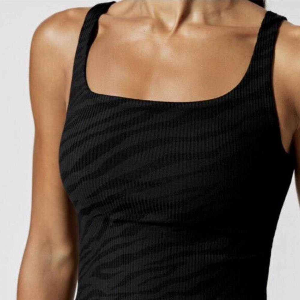 Carbon38 Zebra Stripe Print Crop Top Size Medium - image 3